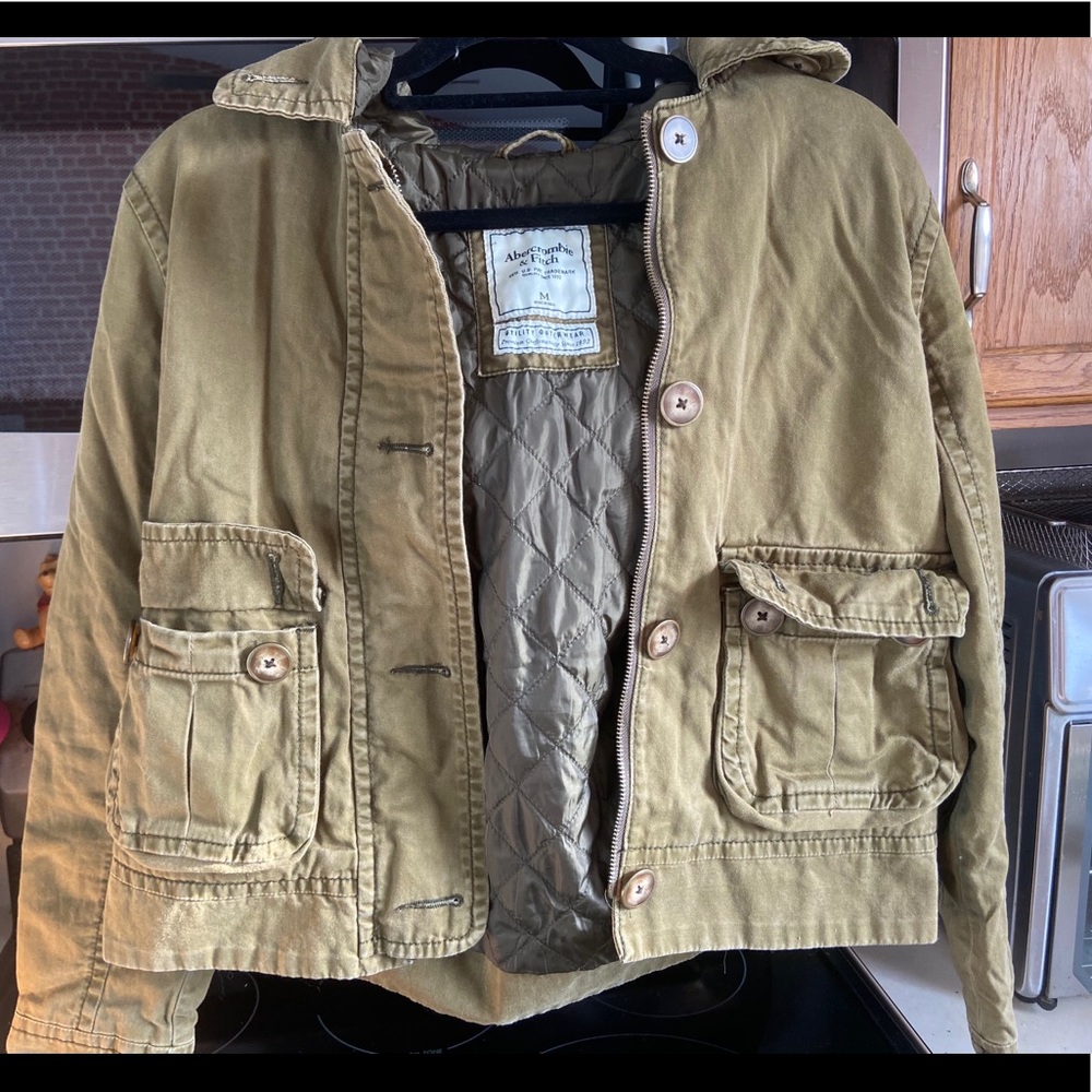 Abercrombie & Fitch cropped olive green utility jacket
